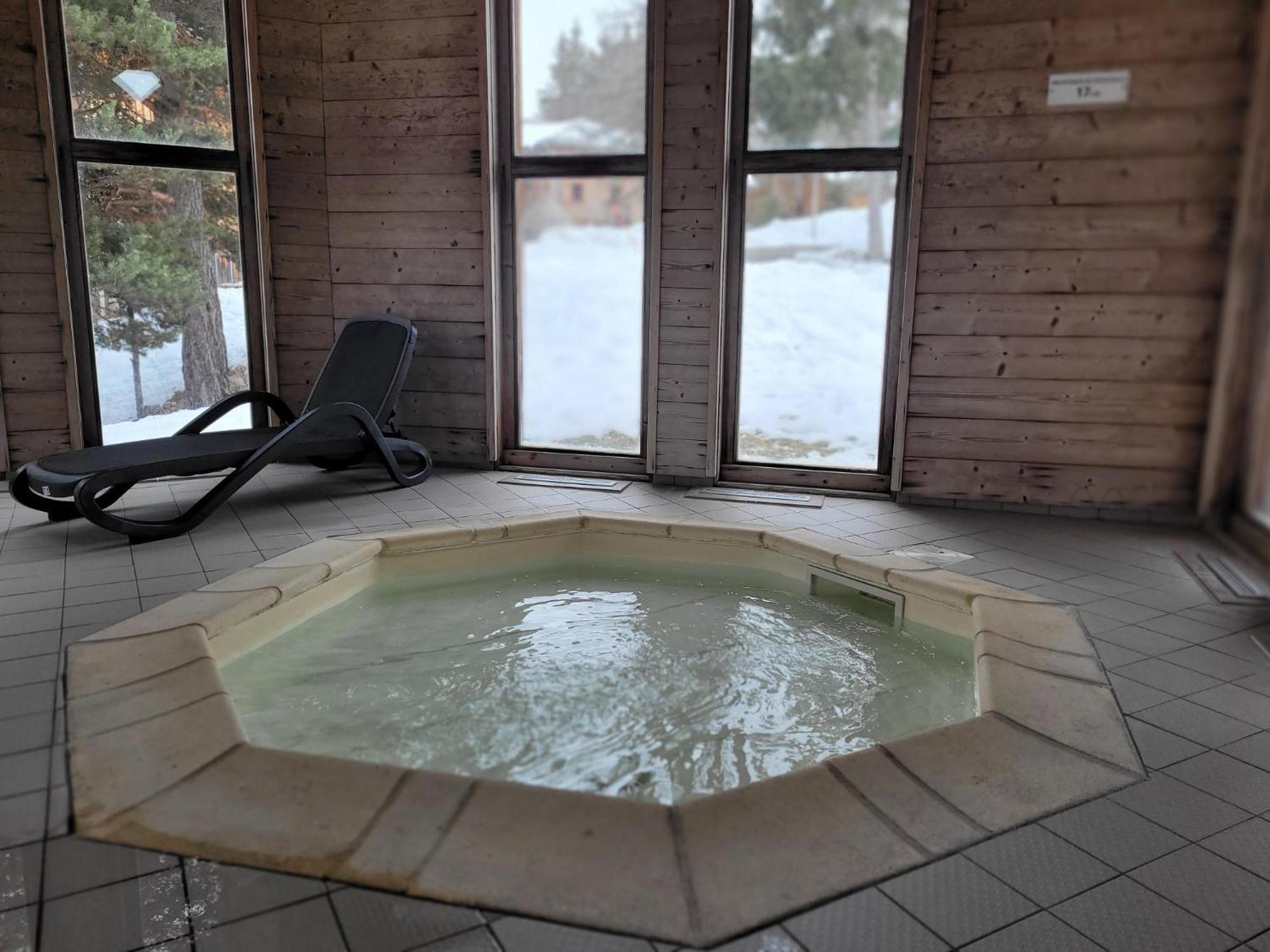Chalet By Sophie Superdevoluy Avec Piscine Bagian luar foto